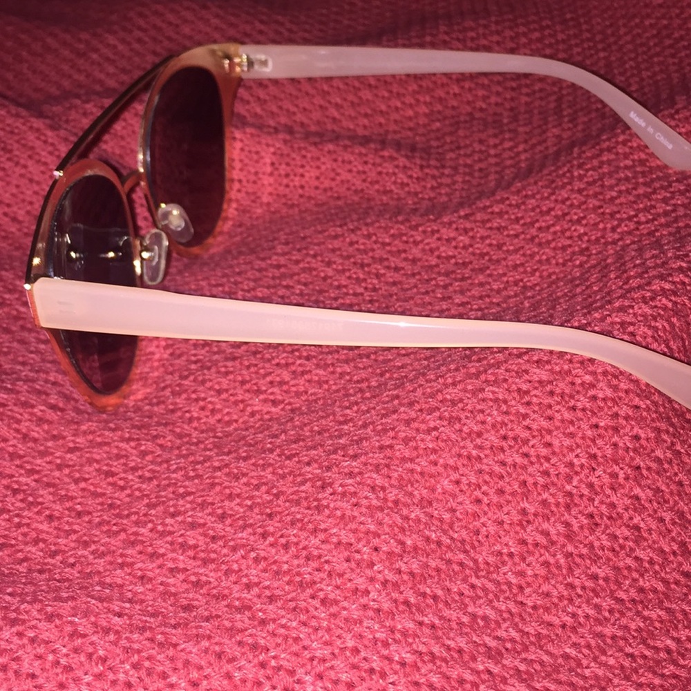 Sunglasses - Picture 2 of 4